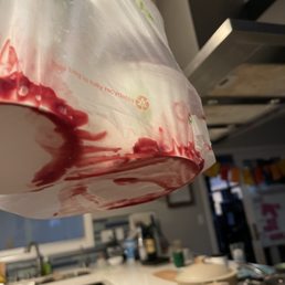 Poor packing, pinkberry server couldn't give a care Poor packing, pinkberry server couldn't give a care