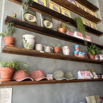 Del Sur Bakery & Cafe - Filipino Near Me - Chicago, Illinois