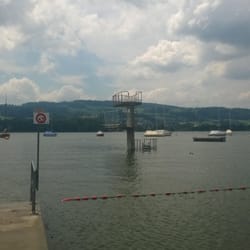 Strandbad Niederuster - Der 5m Sprungturm als 4m Sprungturm bei Hochwasser...