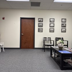 Cool Springs Gastroenterology - Waiting room