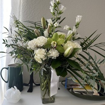 Sweet Peas Florist - Sympathy flowers - Florists Near Me - Long Beach, California Sweet Peas Florist - Sympathy flowers - Florists Near Me - Long Beach, California