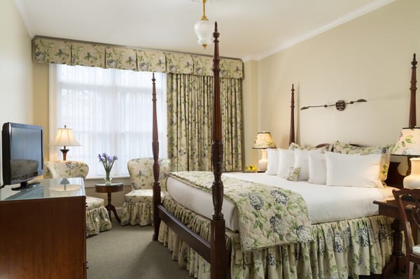 Saratoga Arms Hotel by null