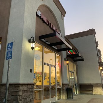 Donut Makers - Donuts Near Me - Fontana, California Donut Makers - Donuts Near Me - Fontana, California