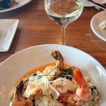 Elliott's Oyster House - Grilled Prawns* - Seafood Near Me - Seattle, Washington