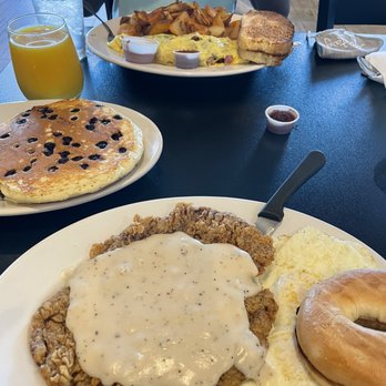 Maple Leaf Diner - Country fried steam and omelette - American Near Me - Dallas, Texas Maple Leaf Diner - Country fried steam and omelette - American Near Me - Dallas, Texas