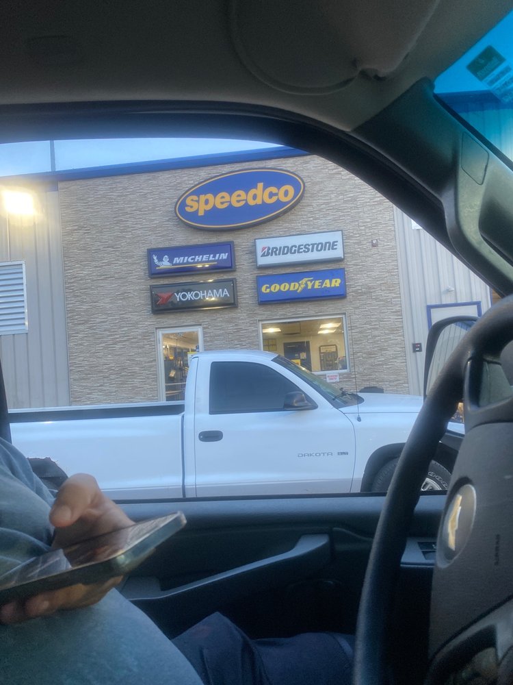 SPEEDCO TRUCK LUBE AND TIRES Updated September 2024 5191 Harding Ln