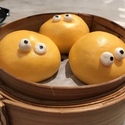 Hot Custard Molten Buns