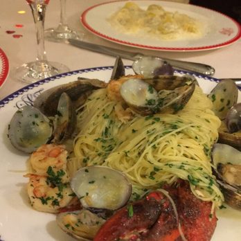 Da Greco - Seafood medley pasta - lobster, shrimp, clams - Italian Near Me - Barcelona, B Da Greco - Seafood medley pasta - lobster, shrimp, clams - Italian Near Me - Barcelona, B