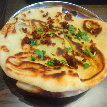 Malika Pakistani Chai Canteen - Garlic naan - Pakistani Near Me - Mount Pleasant, South Carolina