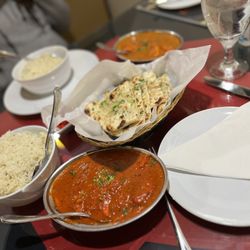 Kasturi Indian Cuisine - IG:@foodie__fe -Garlic Naan, butter chicken (spicy) & Chicken Tikka Masala (spicy)