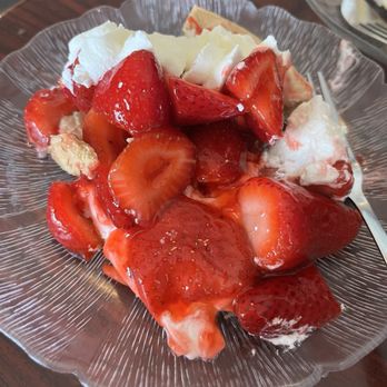 Village Kitchen & Pie Shoppe - Fresh Strawberry (Seasonal) - American Near Me - Carlsbad, California Village Kitchen & Pie Shoppe - Fresh Strawberry (Seasonal) - American Near Me - Carlsbad, California
