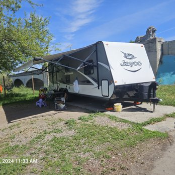 Sunrise Mobile Home and RV Park - Rv space - Mobile Home Parks Near Me - Modesto, California
