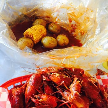 Stinkin Crawfish - Cajun/Creole Near Me - Downey, California