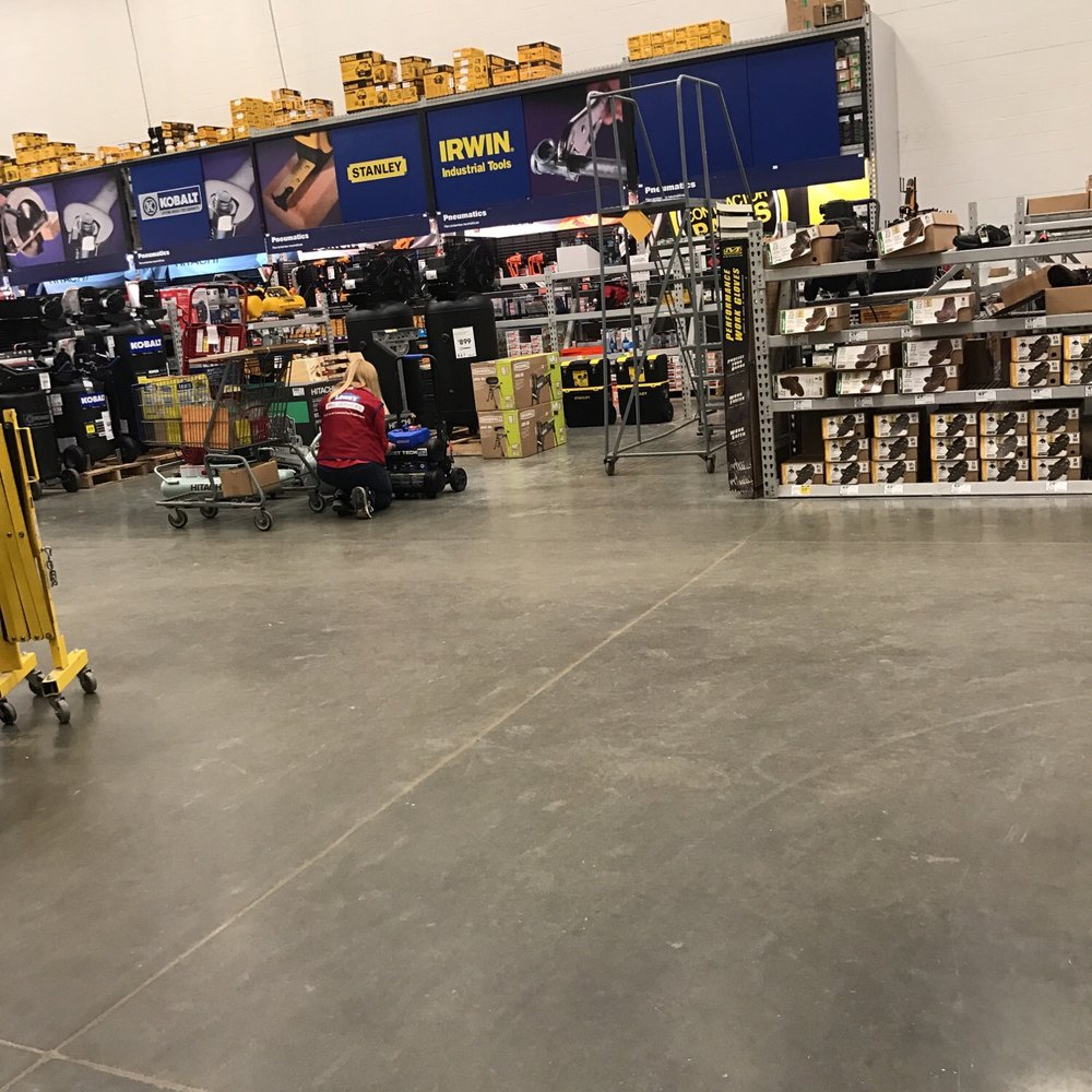 Pretty good place to pick up supplies. They also have plants and dog houses. Pretty good place to pick up supplies. They also have plants and dog houses.