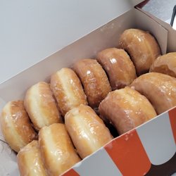 Butter Krisp Diner - Dozen hot glaze