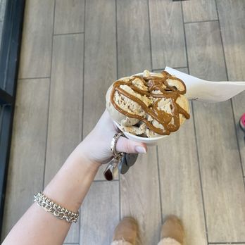Morgan Hill Creamery - Cafe ice cream with dulce de leche sauce - Ice Cream & Frozen Yogurt Near Me - Morgan Hill, California Morgan Hill Creamery - Cafe ice cream with dulce de leche sauce - Ice Cream & Frozen Yogurt Near Me - Morgan Hill, California