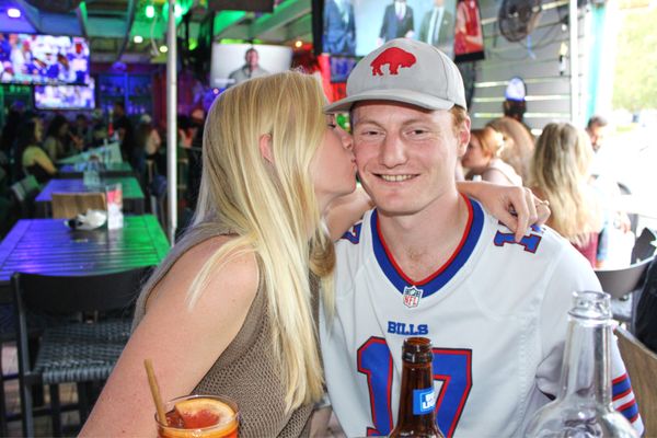 Grails Miami - Restaurant & Sports Bar by null