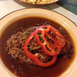 Bären - Zwiebelrostbraten mit Spätzle
