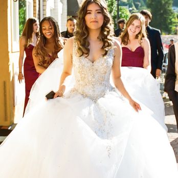 La Elegante Boutique - Bridal Near Me - North Highlands, California La Elegante Boutique - Bridal Near Me - North Highlands, California