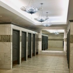 Redmon's Travel Center - Spacious, clean & pretty restrooms. Heavy wood doors for complete privacy, no gaps!