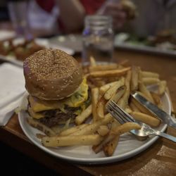 Northwinds Brewpub and Craft Beer Store - Dill Burger