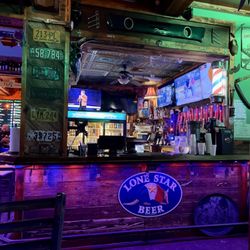 Skallywag Suds N Grub - Bar area