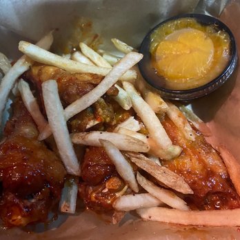 Buffalo Wild Wings - Kids meal - Asian Zing traditional wings with oranges & Cold fries - Chicken Wings Near Me - Richmond, Virginia Buffalo Wild Wings - Kids meal - Asian Zing traditional wings with oranges & Cold fries - Chicken Wings Near Me - Richmond, Virginia