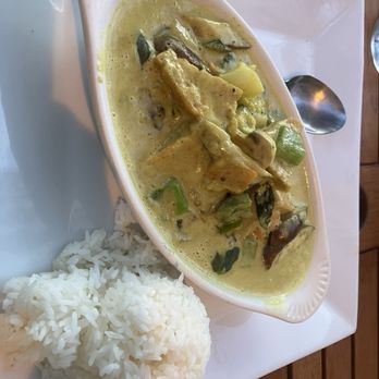Trio - Yellow curry - Thai Near Me - Philadelphia, Pennsylvania Trio - Yellow curry - Thai Near Me - Philadelphia, Pennsylvania