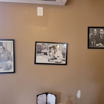Mimo's Pizzeria - Decor - Italian Near Me - New Albany, Indiana Mimo's Pizzeria - Decor - Italian Near Me - New Albany, Indiana