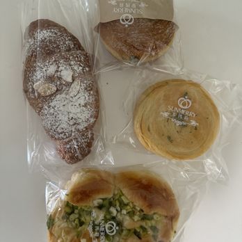 Sunmerry Bakery - Tuna roll, chives, almond croissant and black sesame brioche donut - Bakeries Near Me - San Diego, California Sunmerry Bakery - Tuna roll, chives, almond croissant and black sesame brioche donut - Bakeries Near Me - San Diego, California
