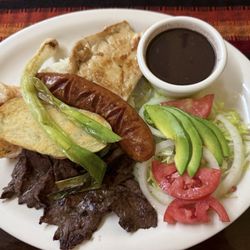 El Bambu Restaurant - Mixed grill