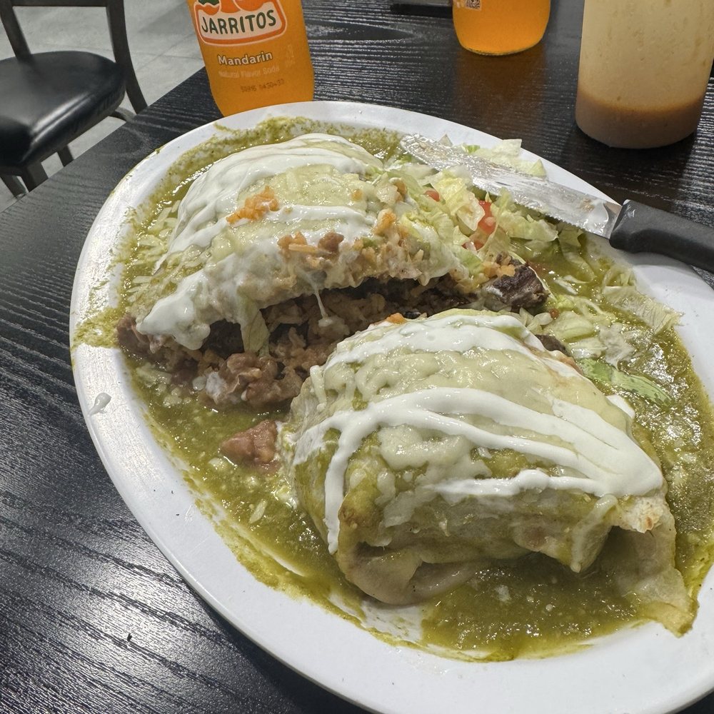 Lengua Burrito Mojado Salsa Verde