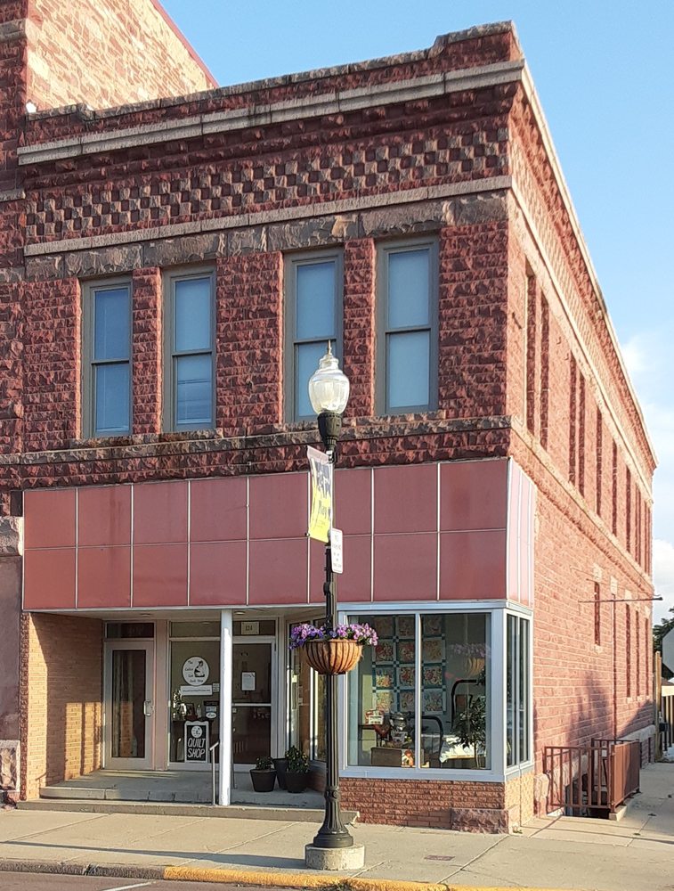 THE CALICO CAT QUILT SHOP 124 Main St W, Pipestone, Minnesota
