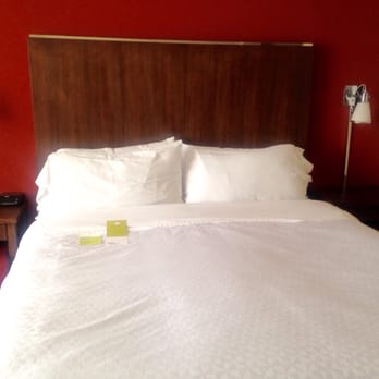 Four Points by Sheraton Niagara Falls - King bed - Hotels Near Me - Niagara Falls, New York Four Points by Sheraton Niagara Falls - King bed - Hotels Near Me - Niagara Falls, New York
