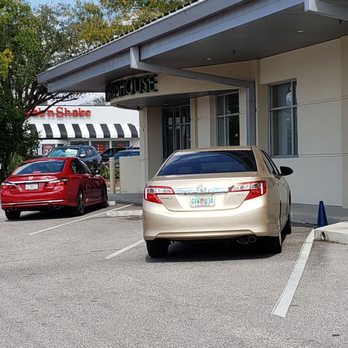 Hummus House - Small parking area - Mediterranean Near Me - Winter Park, Florida Hummus House - Small parking area - Mediterranean Near Me - Winter Park, Florida