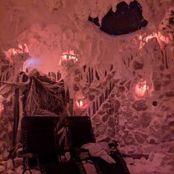 Sante Healing Spa - The salt cave had 8 relaxing chairs to chill in. You can taste the salt on your tongue too.