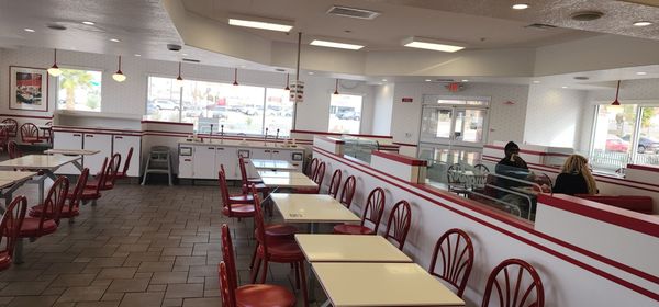 In-N-Out Burger by null