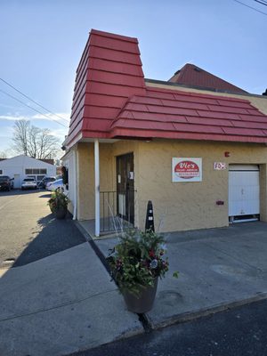 Vic's Italian Restaurant by null