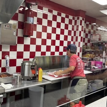 Little Bit's Grill - Kim and her crew always on the move to make your experience optimal! - Burgers Near Me - Oak Island, North Carolina