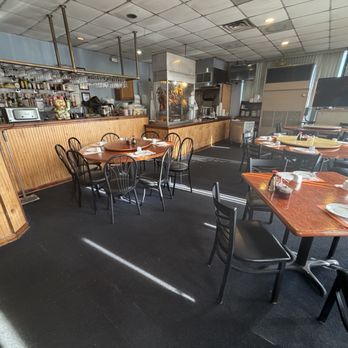 Full Kee Restaurant - Seating - Chinese Near Me - Richmond, Virginia