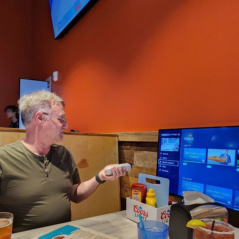 Island Wing - American Near Me - Jacksonville, Florida