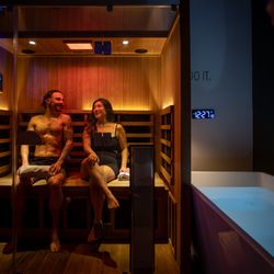Melt Well Sauna & Plunge Studio - Private contrast suites can be shared with your guest
