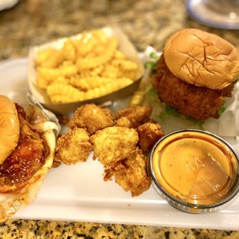 Shake Shack Ballston - Korean style fried chicken sandwich ( Left ) Gochujang chicken bites ( center ), Crispy chicken sandwich (right ) - Fast Food Near Me - Arlington, Virginia
