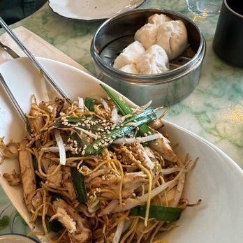 Chifa - Si Yao Wong Fried Noodle with Chicken - Peruvian Near Me - Los Angeles, California
