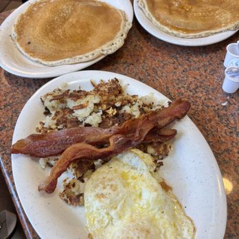 Frank's Grill - Pancake Combo - Breakfast & Brunch Near Me - Houston, Texas
