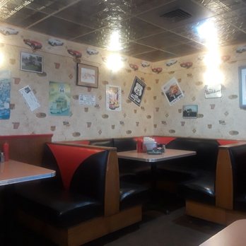 Iggy's Diner - Route 66 memorabilia on the walls, as well as old vinyls and 45s. - Diners Near Me - Carthage, Missouri Iggy's Diner - Route 66 memorabilia on the walls, as well as old vinyls and 45s. - Diners Near Me - Carthage, Missouri