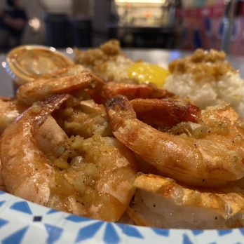 Giovanni’s Shrimp - Shrimp scampi - Seafood Near Me - Honolulu, Hawaii