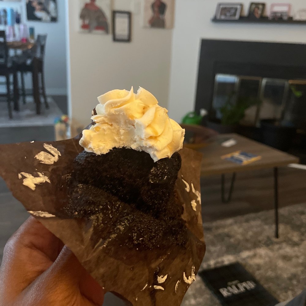 Angel's Bake Shop - Salted Caramel cupcake - Cupcakes Near Me - Woodbridge, Virginia