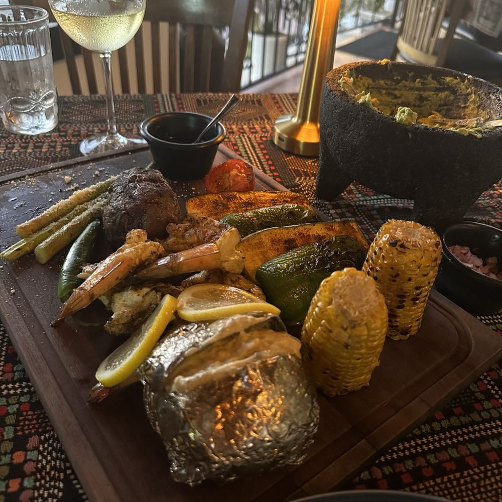 Serrano - Surf and turf with corn and potato with white gravy - Steakhouses Near Me - Cabo San Lucas, BCS Serrano - Surf and turf with corn and potato with white gravy - Steakhouses Near Me - Cabo San Lucas, BCS