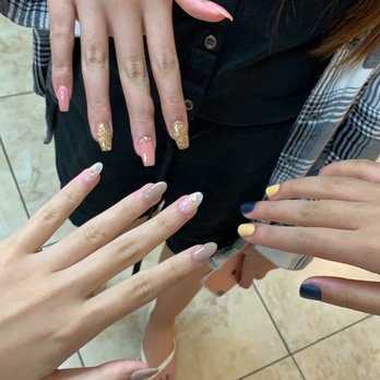 Hollywood Nails & Spa - Done by Jenny - Nail Salons Near Me - Elk Grove, California